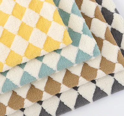 1702787446719